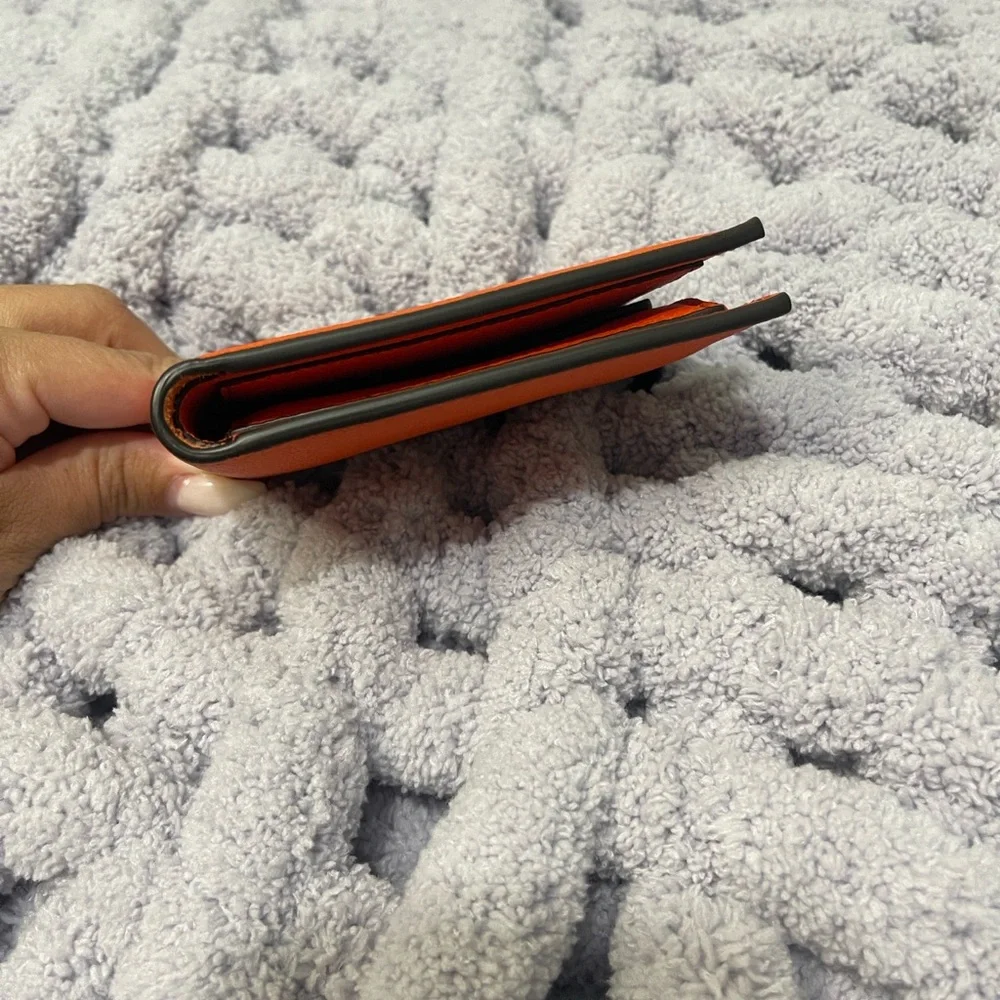 Gucci Bold Orange Leather Wallet - Picture 4 of 9